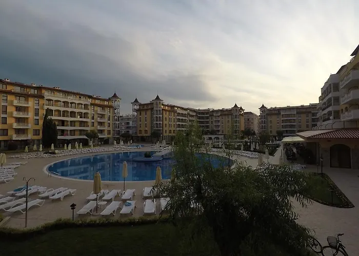 Апартаменти Royal Sun - Sunny Cove Сонячний Берег