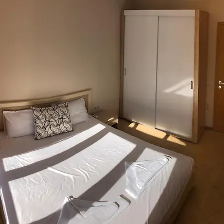 Royal Sun - Sunny Cove Słoneczny Brzeg