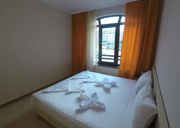 Royal Sun - Sunny Cove Σάνι Μπιτς