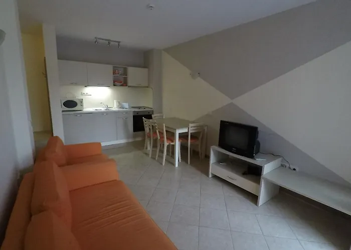 Royal Sun - Sunny Cove Apartment Slantschew brjag