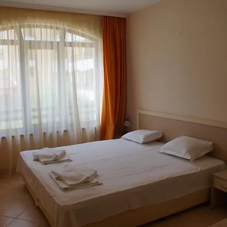 Royal Sun - Sunny Cove * Slăntjev Brjag