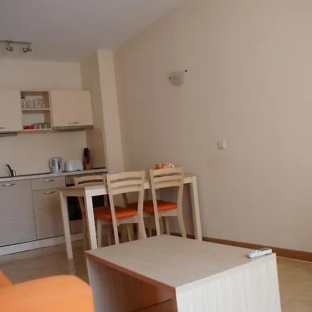 Royal Sun - Sunny Cove Slăntjev Brjag