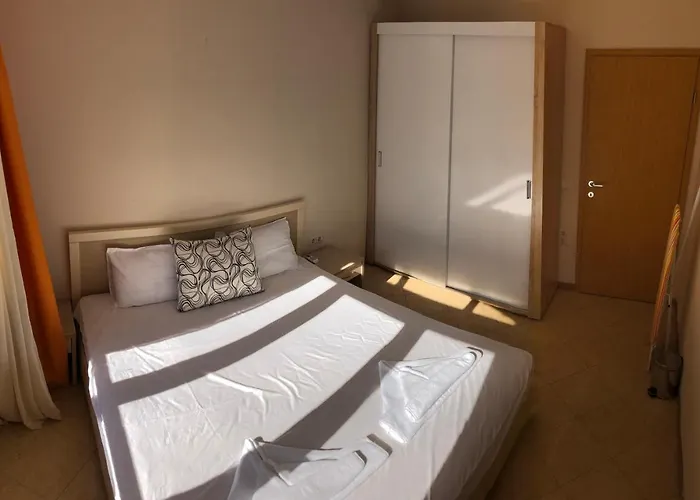 Royal Sun - Sunny Cove Slantchev Briag